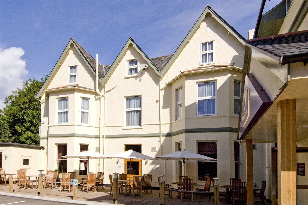 Premier Inn Bournemouth East Экстерьер фото