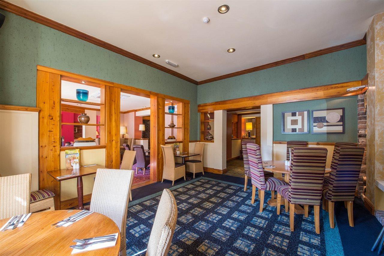Premier Inn Bournemouth East Экстерьер фото