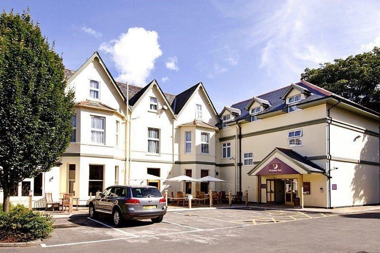 Premier Inn Bournemouth East Экстерьер фото
