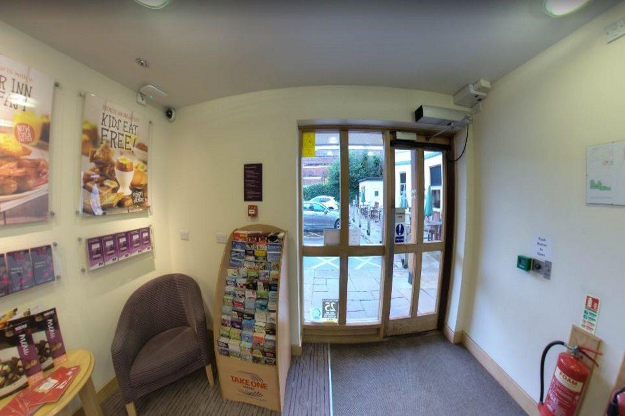 Premier Inn Bournemouth East Экстерьер фото