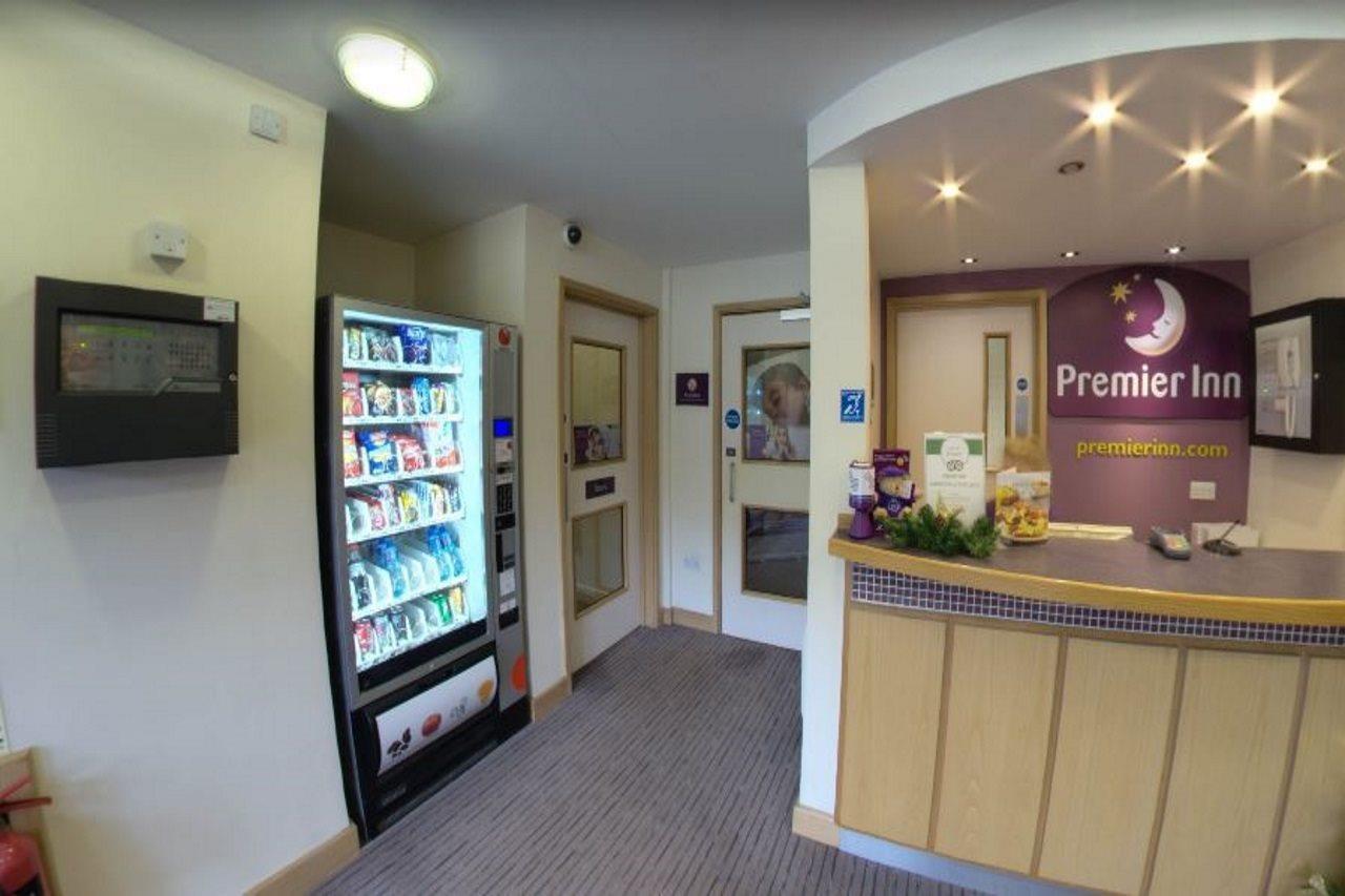 Premier Inn Bournemouth East Экстерьер фото
