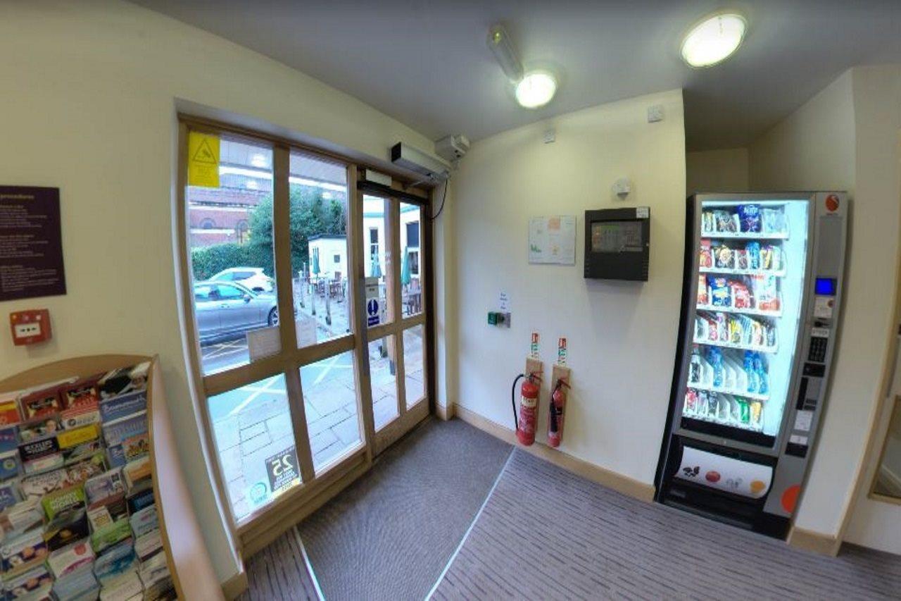 Premier Inn Bournemouth East Экстерьер фото